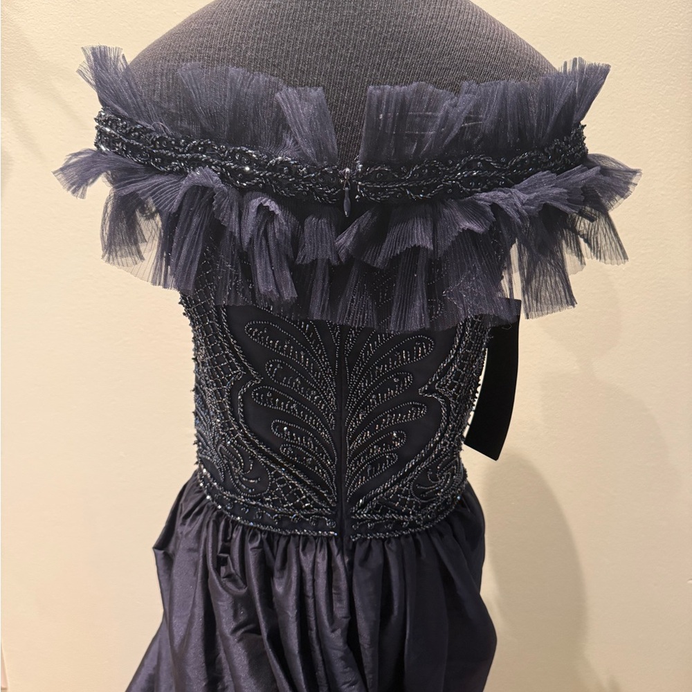 Theia Women’s Off-Shoulder Navy Prom/Wedding/Gala Gown, Size M See Measurements - Picture 4 of 6